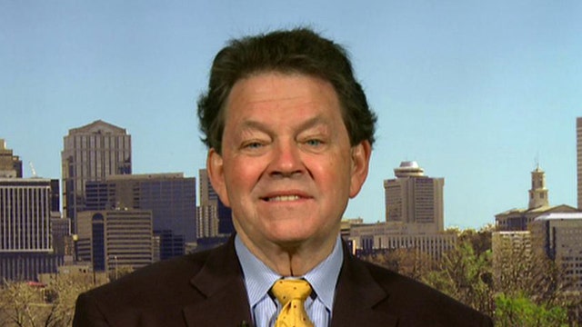 Laffer: Internet Sales Should Be Taxed