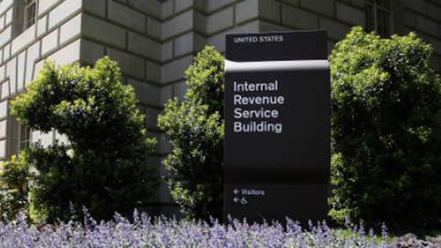 IRS fining companies for shifting workers to federal exchange
