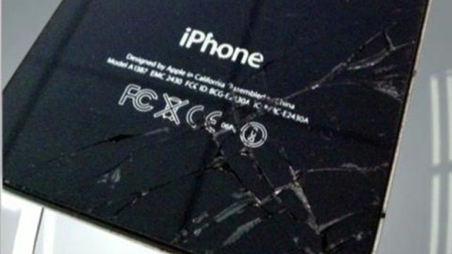 Teens Use Cracked Smartphones As Status Symbol