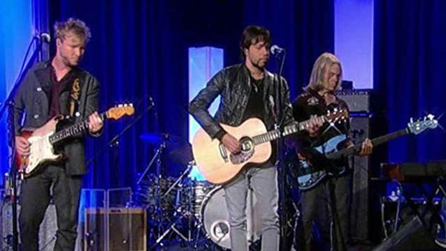 The Kenny Wayne Shepherd Band sings ‘I Love the Life I Live’