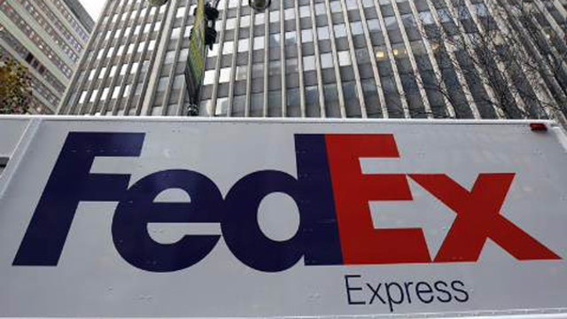 FedEx shares move to record highs