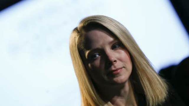 Marissa Mayer responds after being late