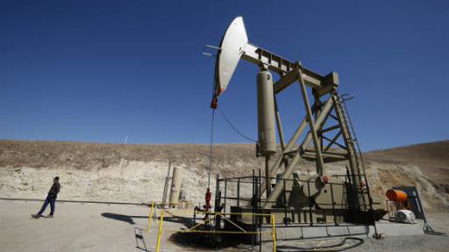 Energy stocks take a hit from decline in oil prices