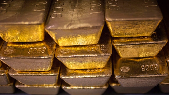 Gold prices move higher