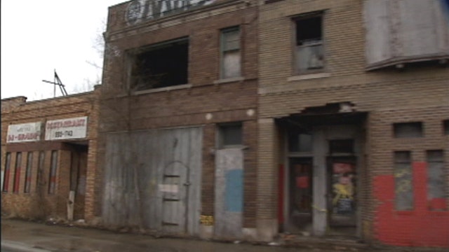 Nervous Muni Investors Watching Detroit