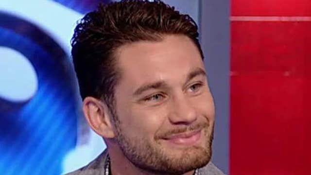 Taking a swing at Pacquiao: Boxing champ Chris Algieri on his big bout