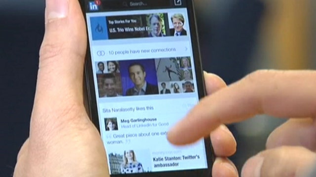 LinkedIn revamps its mobile profile