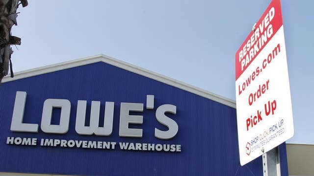 Diane Macedo reports that Lowe’s beat estimates with its 2Q earnings.