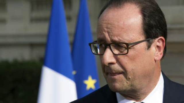 France’s Hollande dissolves government after clashes over economy