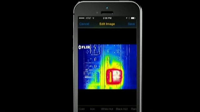 Smartphone sleeve enables thermal imaging