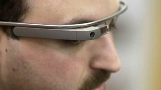 Wearable Intelligence CEO Yan-David Erlich and FOX Business contributor Jon Hilstenrath on Google Glass and using wearable technology at the workplace.