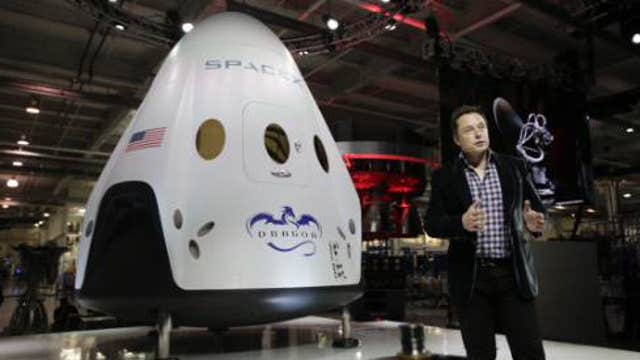 Privatized space race heats up