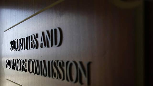 SEC lifts ad ban on hedge funds