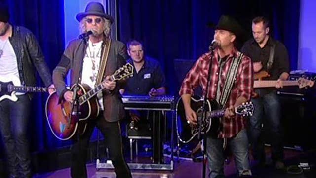 Big & Rich sing ‘8th of November’