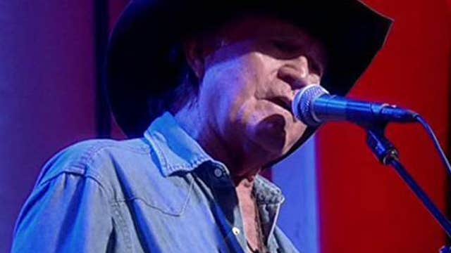 Billy Joe Shaver performs "Fit to Kill and Going Out in Style"
