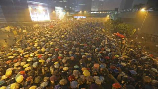 Hong Kong protesters set deadline for government response
