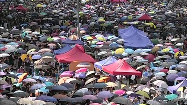 Hong Kong protesters, government officials unwilling to compromise?