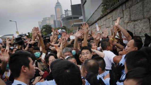 U.S. calls for restraint in dealing with Hong Kong protesters