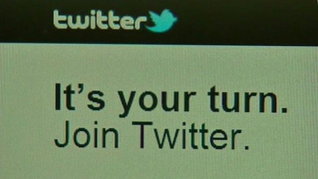 Twitter files for $1B IPO