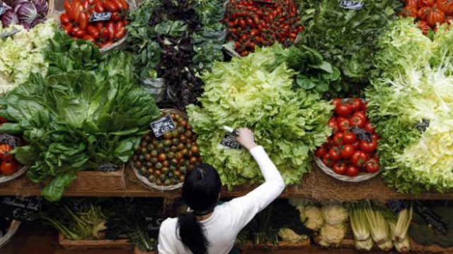 Health food fads hurting traditional supermarkets?