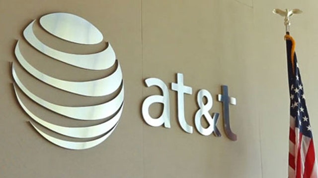 AT&T 3Q earnings top estimates