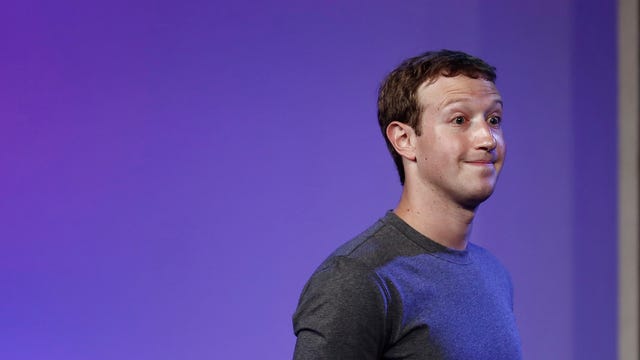 Mark Zuckerberg addresses audience in Mandarin