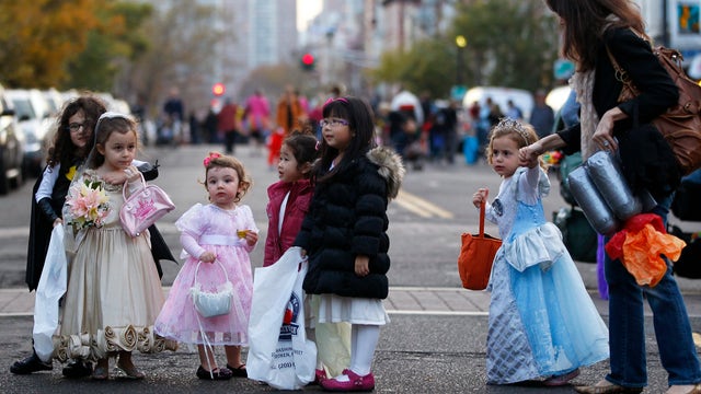 Halloween Nazi? Women to deny obese trick or treaters candy