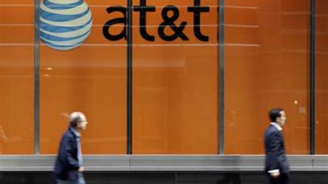 FCC asks AT&T for documents on fiber-optic delay