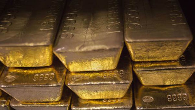 Gold mining stocks hurt by drop in gold prices