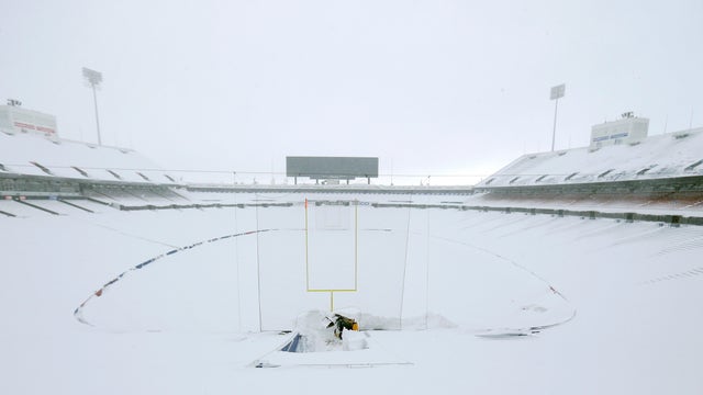 Bills offer cash, tickets to clear 220K tons of snow from stadium