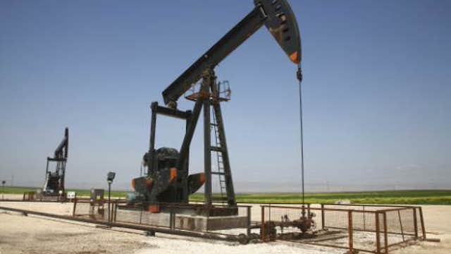 Oil prices plummet on OPEC decision