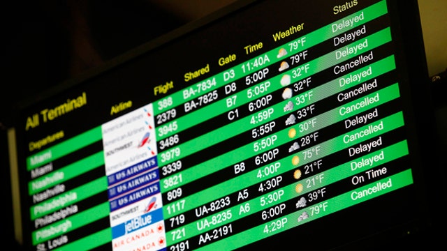 Travelers face flight delays ahead of Thanksgiving