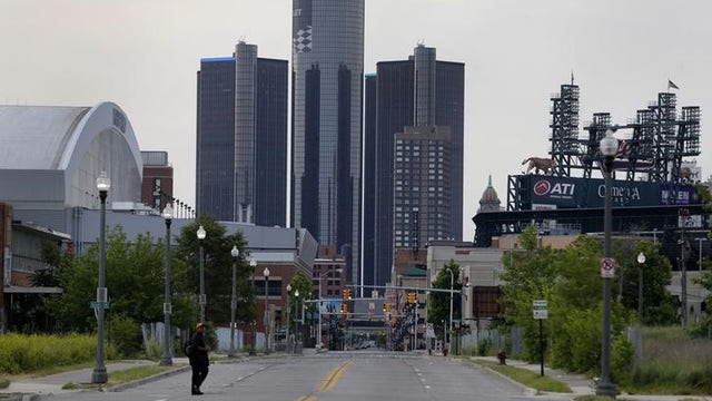 Detroit stays calm with power gone