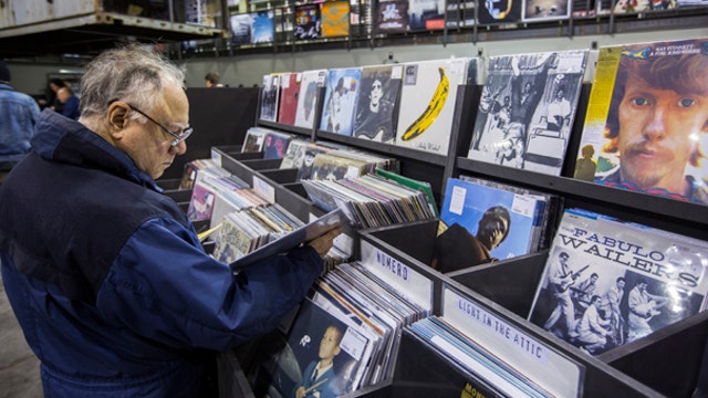 Vinyl record sales making a comeback
