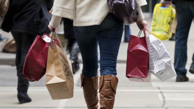 Holiday sales fall for third straight week