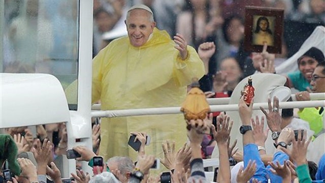 Pope Francis spreads message of hope in Manila