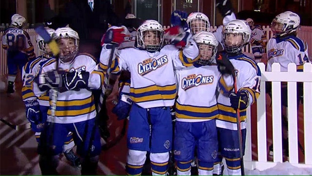 Pint-sized hockey players show off their skills
