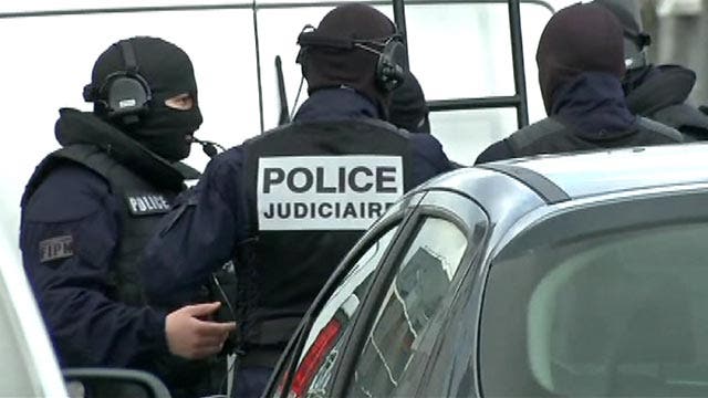Manhunt for 2 terror suspects linked to Paris gunman