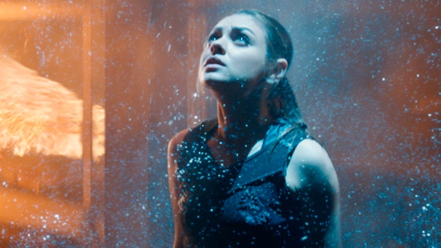 Review: 'Jupiter Ascending' is one colossal mess