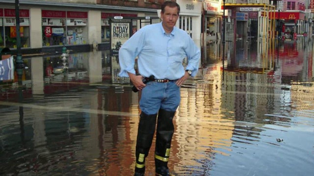 Brian Williams' post-Katrina reporting draws scrutiny