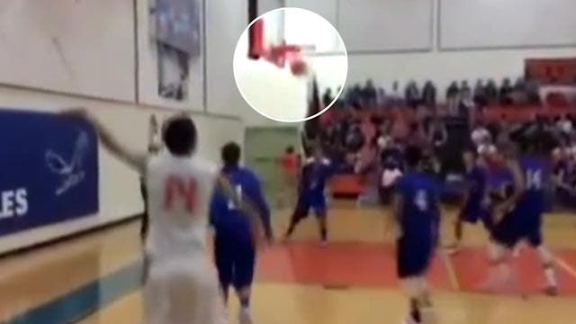 Student with autism sinks incredible 3-point shot in Texas