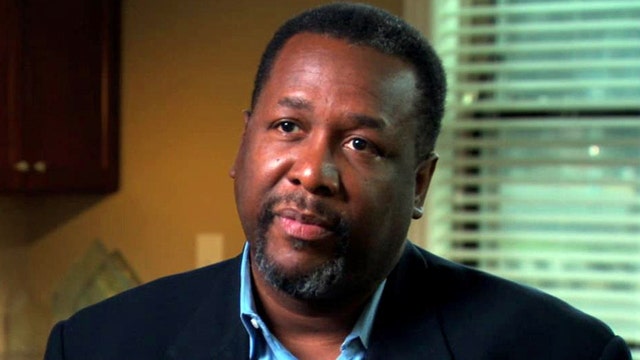 Wendell Pierce helps rebuild New Orleans after Katrina