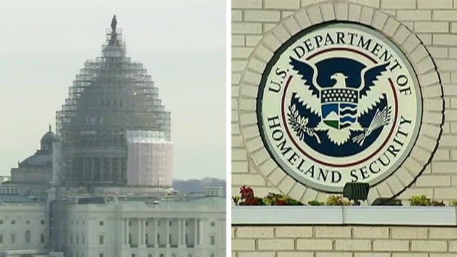 Congress agrees to pass one week stopgap to keep DHS open