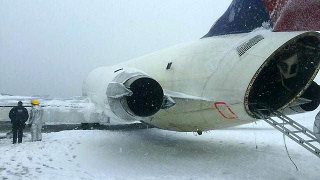 Reaction to Delta airliner skidding off LaGuardia runway