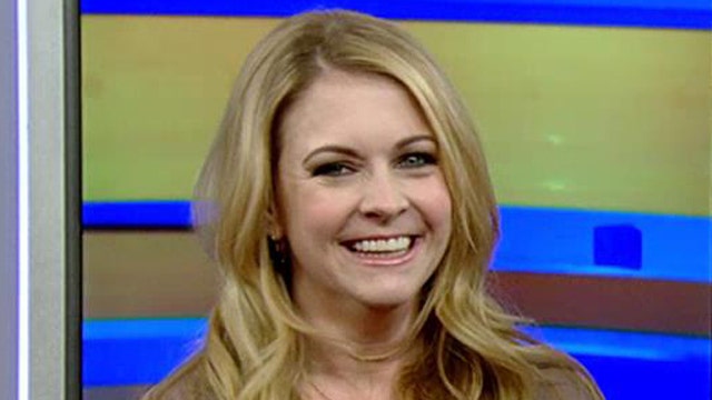 Melissa Joan Hart ingin berbicara tentang agama dan politik