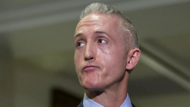 Benghazi committee asks for Clinton server to be turned over