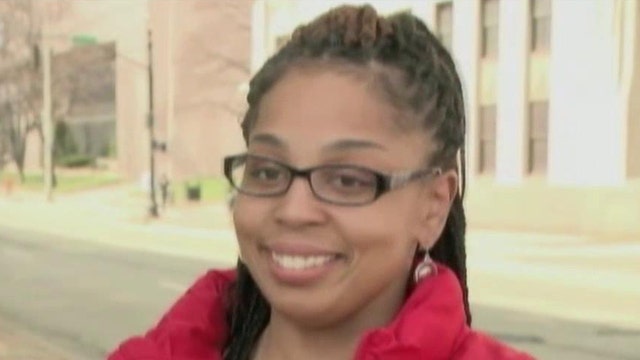 Kentucky woman finishes 10k with help from policeman