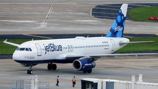 Former pilot sues JetBlue after having midair meltdown