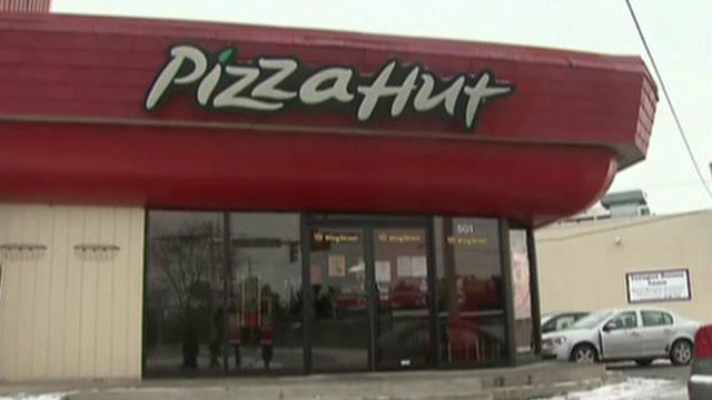 Man wins suit against Pizza Hut over hard croutons