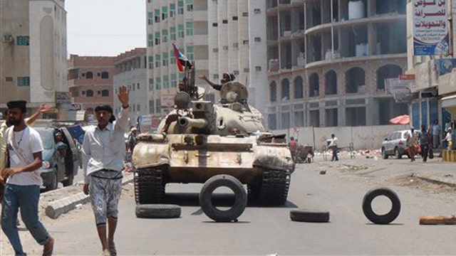 Officials: Al-Qaeda frees 300 prisoners from Yemeni jail